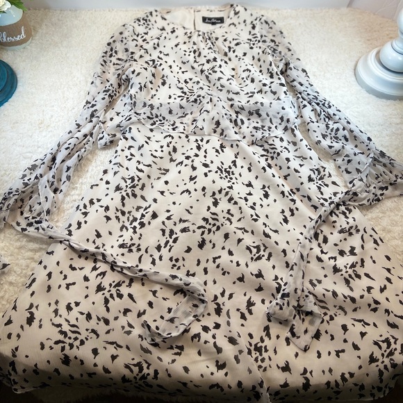 🛑 SOLD🛑SOLD🛑SOLD🛑SOLD🛑SOLD🛑SOLD🛑    Sam Edelman white black ruffle  dress - Picture 16 of 16